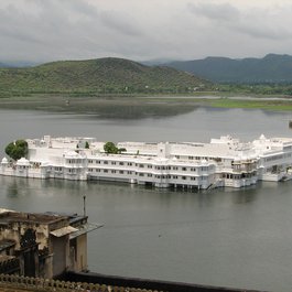 Lake Pichola, Udaipur Photo #8 by McKay Savage from flickr