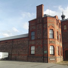 Tate Liverpool, Liverpool Photo #1 by Elliott Brown from flickr