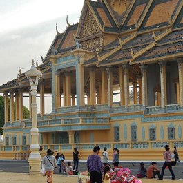 Royal Palace, Phnom Penh Photo #8 by Michael Coghlan from flickr
