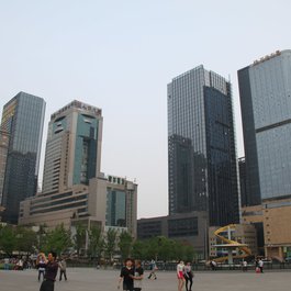 Tianfu Square, Chengdu Photo #4 by Gary Todd from flickr