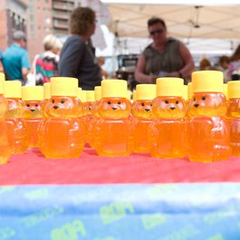 Des Moines' Downtown Farmers’ Market, Des Moines Photo #3 by Phil Roeder from flickr