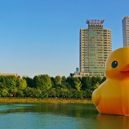 Seokchon Lake, Seoul Photo #7 by travel oriented from flickr