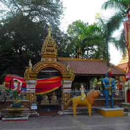 Wat Si Muang, Vientiane Photo #6 by Thanate Tan from flickr
