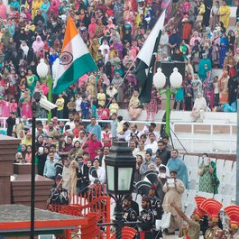 Wagah, Amritsar Photo #3 by Jon Connell from flickr