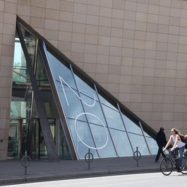 Bata Shoe Museum, Toronto Photo #3 by Rick Ligthelm from flickr