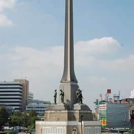 Victory Monument, Bangkok Photo #6 by Andrew Otto from flickr