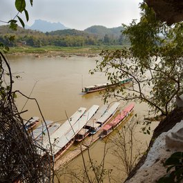 Pak Ou Caves, Laos Photo #5 by Motohiro Sunouchi from flickr