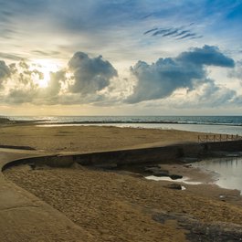 Newcastle Beach, Newcastle Photo #5 by Richard Blakemore from flickr