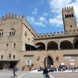 Palazzo Re Enzo, Bologna Photo #8 by Dimitris Kamaras from flickr