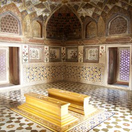 Itmad-ud-daula, Agra Photo #4 by Laurent de Walick from flickr