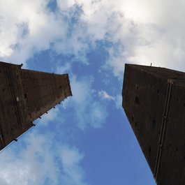 Two Towers, Bologna Photo #3 by Pedro from flickr