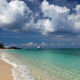 Seven Mile Beach, Cayman Islands Photo #2 by James Willamor from flickr