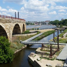 Stone Arch Bridge, Minneapolis Photo #5 by Michel Curi from flickr