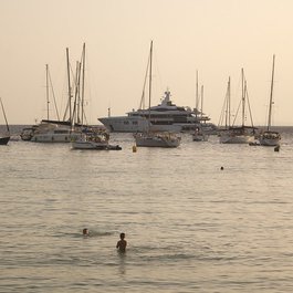 Cala Galdana, Mahón Photo #2 by James West from flickr