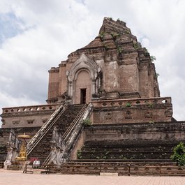 Wat Chiang Man, Chiang Mai Photo #2 by Edgardo W. Olivera from flickr