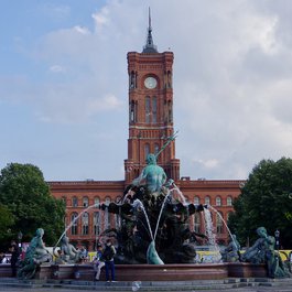 Neptunbrunnen, Berlin Photo #5 by David Merrett from flickr