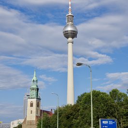 Berliner Fernsehturm, Berlin Photo #8 by David Merrett from flickr