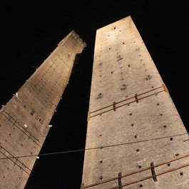 Two Towers, Bologna Photo #7 by Juan Antonio Segal from flickr