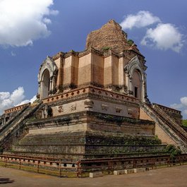Wat Chedi Luang, Chiang Mai Photo #1 by Allen Warren from flickr