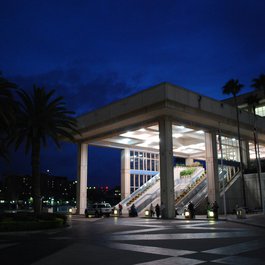 Tampa Convention Center, Tampa Photo #1 by Gordon Tarpley from flickr