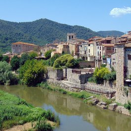 Besalú, Girona Photo #3 by Josep Maria Viñolas Esteva from flickr