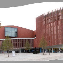 Concertgebouw, Bruges Photo #3 by Tom Parnell from flickr