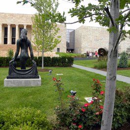 Joslyn Art Museum, Omaha Photo #1 by S C Hargis from flickr