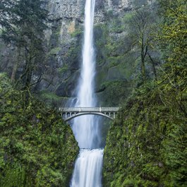Multnomah Falls, Portland Photo #2 by Bonnie Moreland from flickr