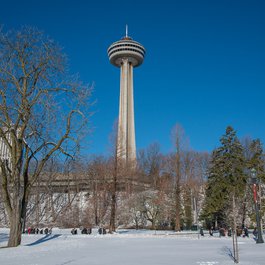 Skylon Tower, Niagara Falls Photo #8 by Jorge Láscar from flickr