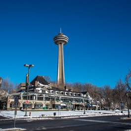 Skylon Tower, Niagara Falls Photo #9 by Jorge Láscar from flickr