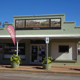 Wilpena Pound, South Australia Photo #6 by denisbin from flickr