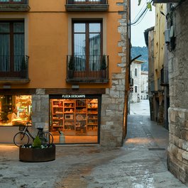 Besalú, Girona Photo #2 by Jorge Franganillo from flickr