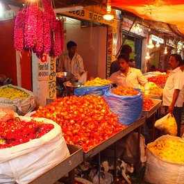 Devaraja Market, Mysore Photo #2 by Emilien Lebourgeois from flickr
