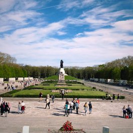 Treptower Park, Berlin Photo #5 by Felipe Tofani from flickr