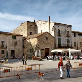Besalú, Girona Photo #8 by Manolo Gómez from flickr
