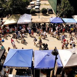 Des Moines' Downtown Farmers’ Market, Des Moines Photo #4 by Phil Roeder from flickr