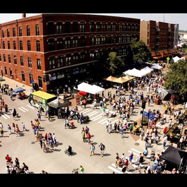 Des Moines' Downtown Farmers’ Market, Des Moines Photo #5 by Phil Roeder from flickr