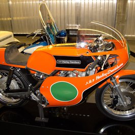 Harley-davidson Museum, Milwaukee Photo #9 by Ed Bierman from flickr