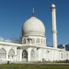 Hazratbal Masjid, Srinagar Photo #3 by Varun Shiv Kapur from flickr