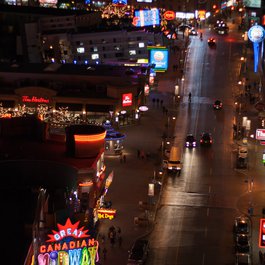 Clifton Hill, Niagara Falls Photo #1 by Jason Pratt from flickr