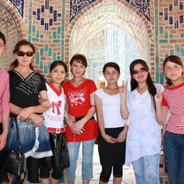 Bibi-khanym Mosque, Samarkand Photo #9 by Arian Zwegers from flickr