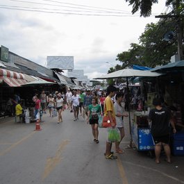 Chatuchak Weekend Market, Bangkok Photo #1 by BenGrantham from flickr