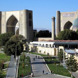 Bibi-khanym Mosque, Samarkand Photo #1 by David Stanley from flickr