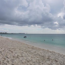 Seven Mile Beach, Cayman Islands Photo #9 by Yusuke Kawasaki from flickr