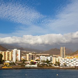 Los Cristianos, Santa Cruz De Tenerife Photo #1 by Tony Hisgett from flickr