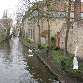 Begijnhof, Bruges Photo #4 by Bernt Rostad from flickr