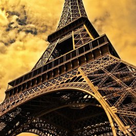 Eiffel Tower, Paris Photo #8 by EdiNugraha from pixabay