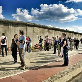 Berlin Wall, Berlin Photo #5 by LoboStudioHamburg from pixabay