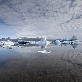 Jökulsárlón, Iceland Photo #1 by adriankirby from pixabay
