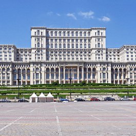 Palace Of Parliament, Bucharest Photo #9 by hpgruesen from pixabay
